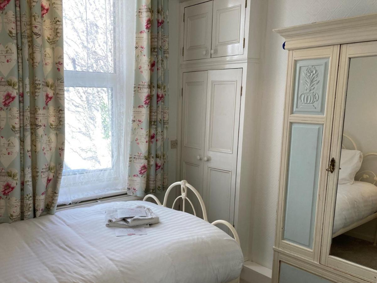 Appartamento Flat 2, 1 Alexandra Gardens Ventnor Esterno foto